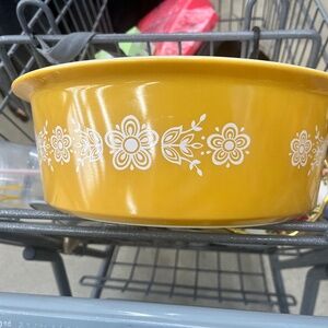 Pyrex Big Bertha dish